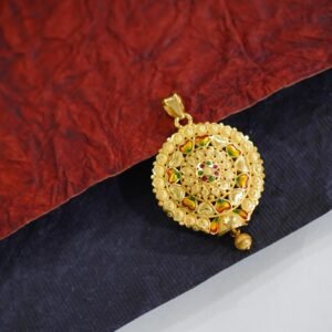Beautifully crafted gold-polished pendant DN -1551