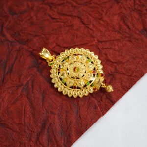 Beautifully crafted gold-polished pendant DN -1552